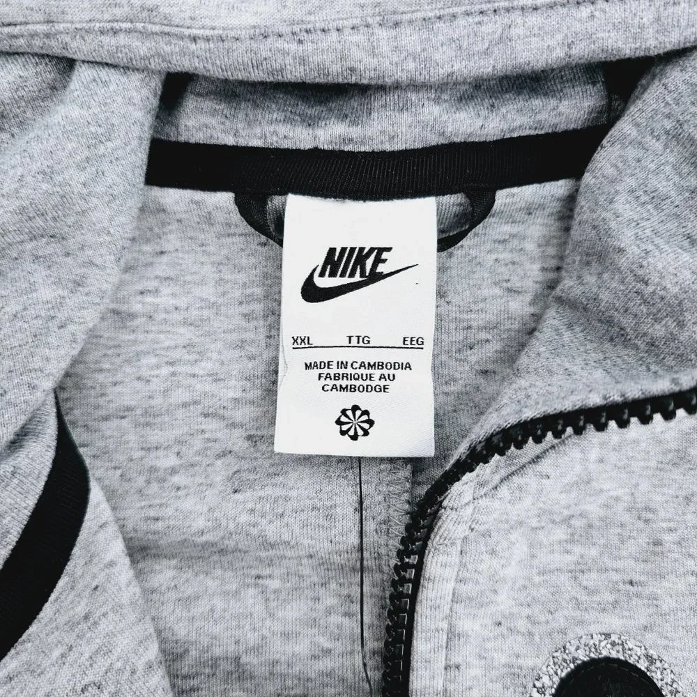 Nike Sportswear Tech Fleece Hoodie - Picture 6 of 10